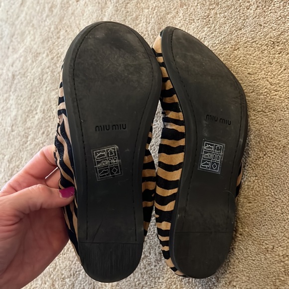 Miu Miu Tiger Print Leather Ballet Flats with Bows - Picture 8 of 9